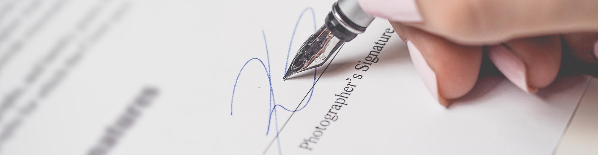 The data in the basic copy of the contract must be the same as those in the original contract
